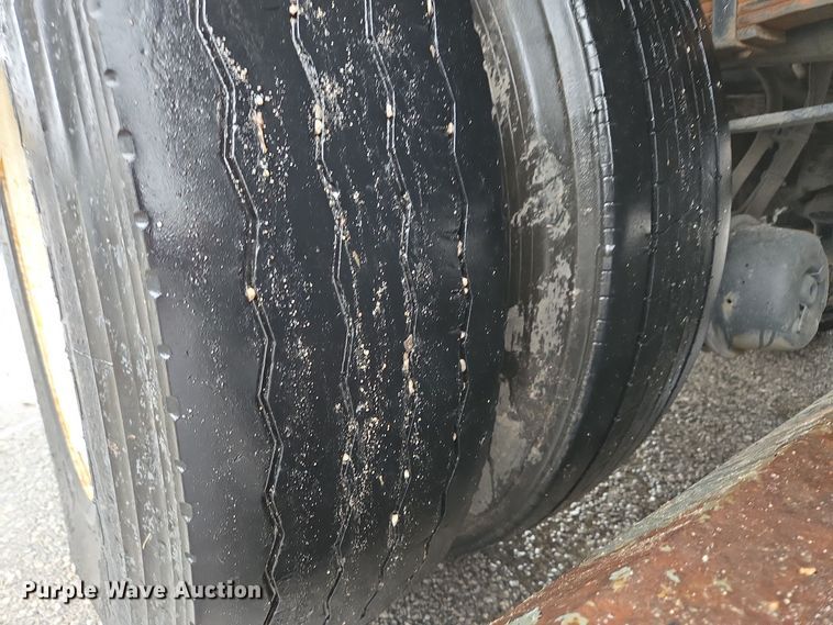 image for item EQ3635 2011 International  4300 street sweeper truck