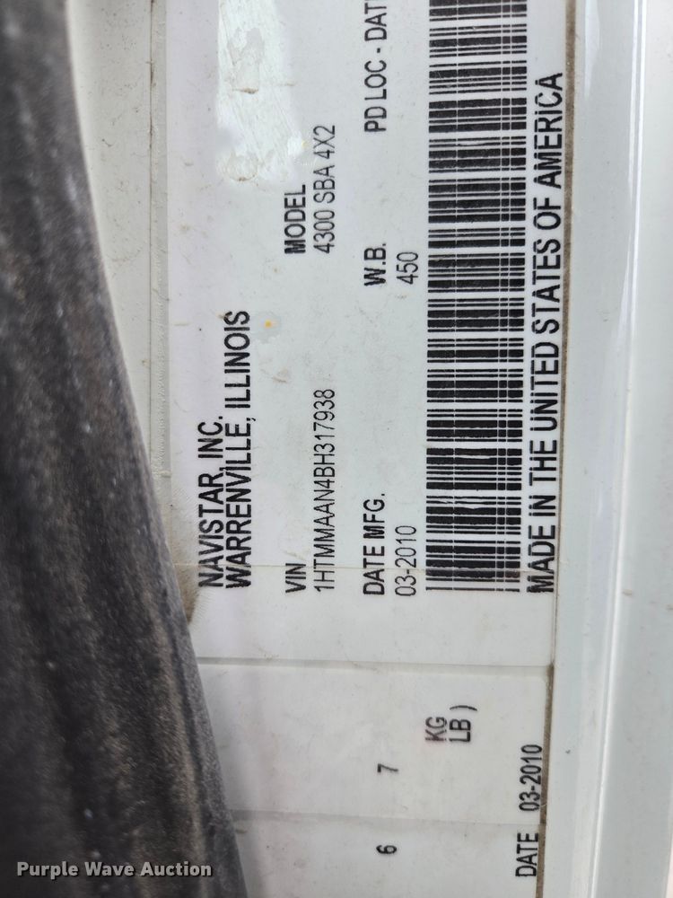 image for item EQ3635 2011 International  4300 street sweeper truck