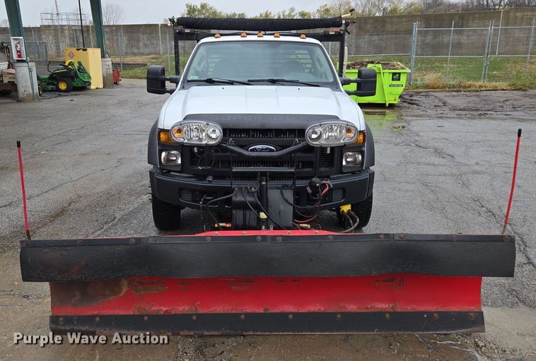 image for item EQ3636 2010 Ford  F550 Super Duty XL flatbed truck