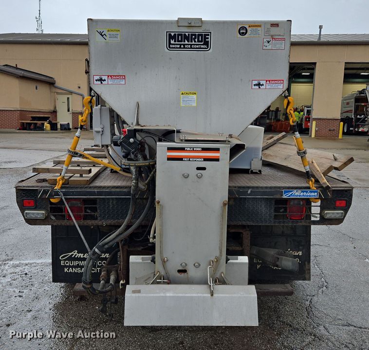 image for item EQ3636 2010 Ford  F550 Super Duty XL flatbed truck