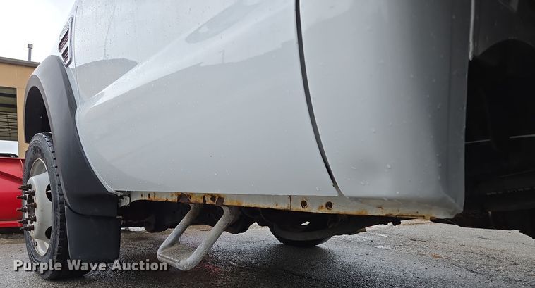 image for item EQ3636 2010 Ford  F550 Super Duty XL flatbed truck