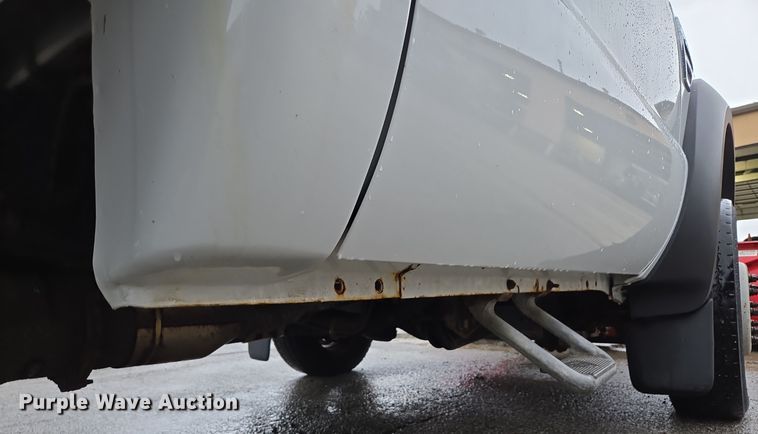 image for item EQ3636 2010 Ford  F550 Super Duty XL flatbed truck