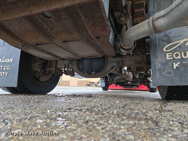 image for item EQ3636 2010 Ford  F550 Super Duty XL flatbed truck