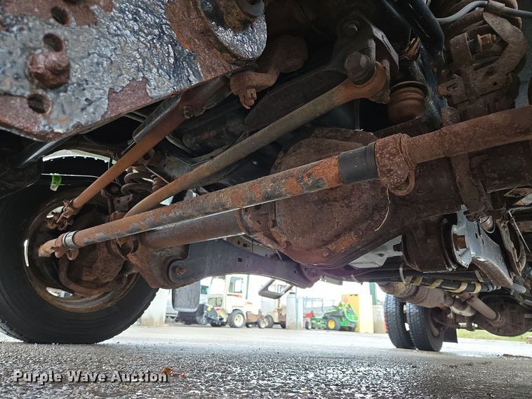 image for item EQ3636 2010 Ford  F550 Super Duty XL flatbed truck