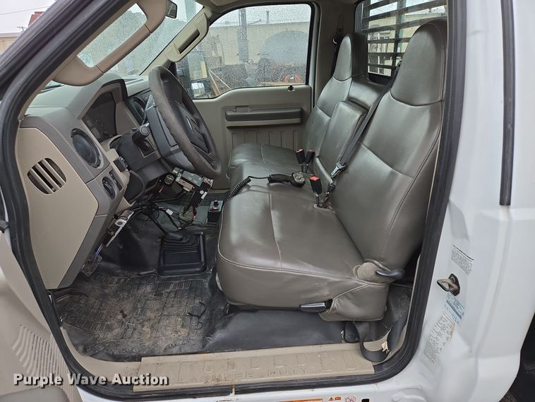 image for item EQ3636 2010 Ford  F550 Super Duty XL flatbed truck