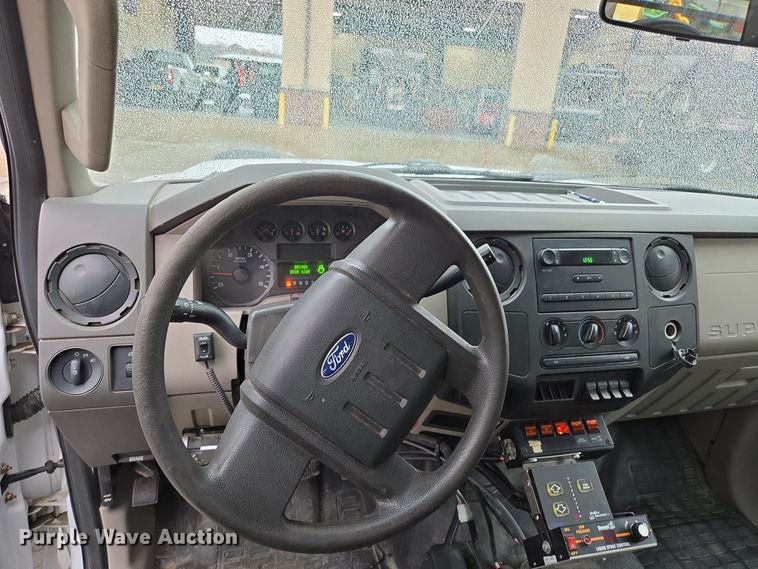 image for item EQ3636 2010 Ford  F550 Super Duty XL flatbed truck