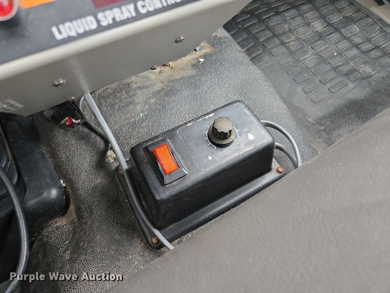 image for item EQ3636 2010 Ford  F550 Super Duty XL flatbed truck