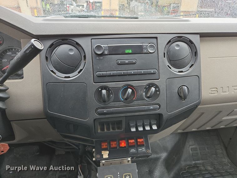 image for item EQ3636 2010 Ford  F550 Super Duty XL flatbed truck