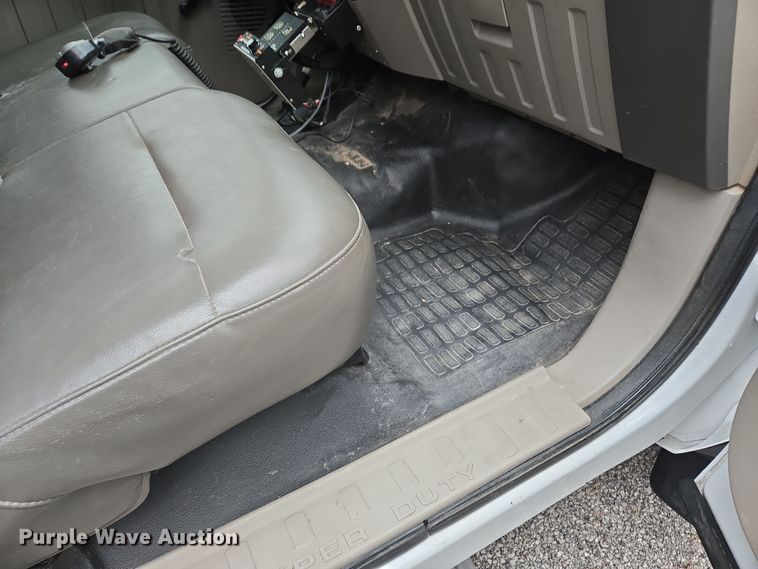 image for item EQ3636 2010 Ford  F550 Super Duty XL flatbed truck