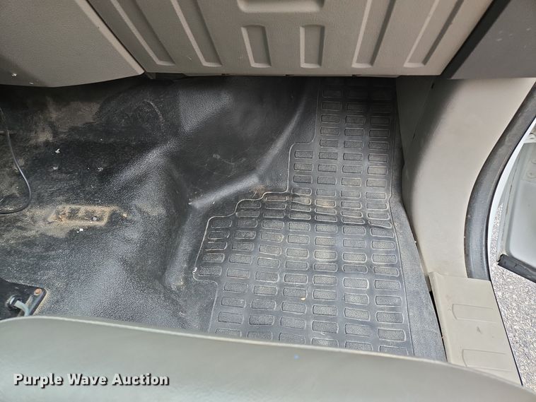 image for item EQ3636 2010 Ford  F550 Super Duty XL flatbed truck