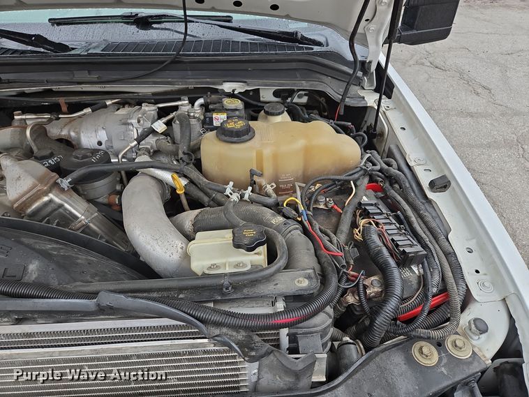 image for item EQ3636 2010 Ford  F550 Super Duty XL flatbed truck