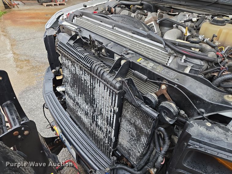 image for item EQ3636 2010 Ford  F550 Super Duty XL flatbed truck