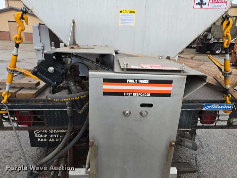 image for item EQ3636 2010 Ford  F550 Super Duty XL flatbed truck