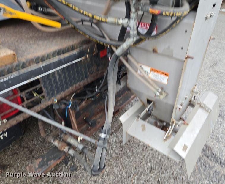 image for item EQ3636 2010 Ford  F550 Super Duty XL flatbed truck