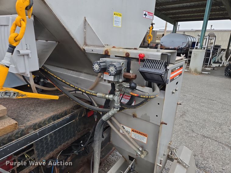 image for item EQ3636 2010 Ford  F550 Super Duty XL flatbed truck