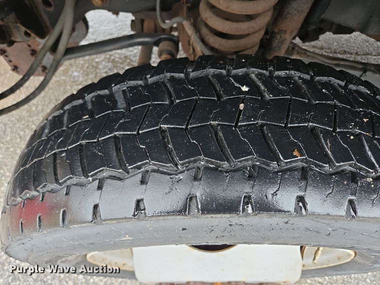 image for item EQ3636 2010 Ford  F550 Super Duty XL flatbed truck