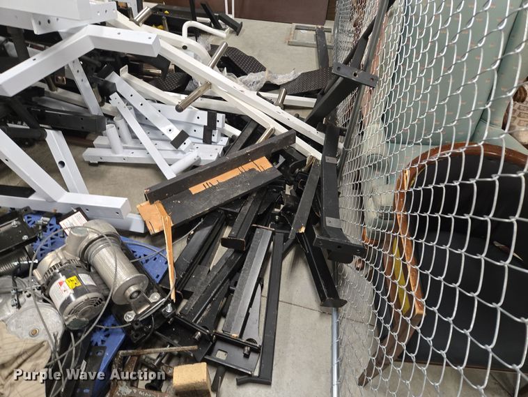 image for item EQ3704 (4) Magnum weight racks 