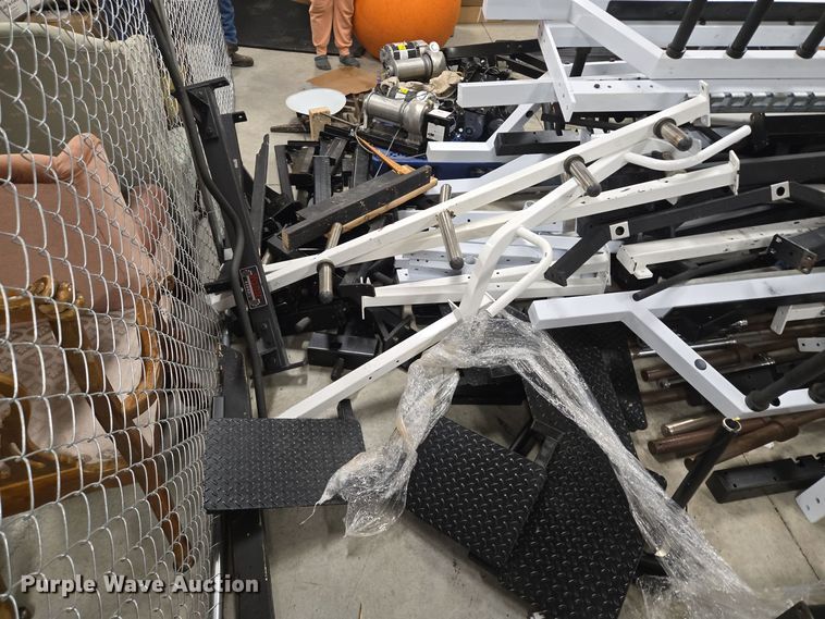 image for item EQ3704 (4) Magnum weight racks 