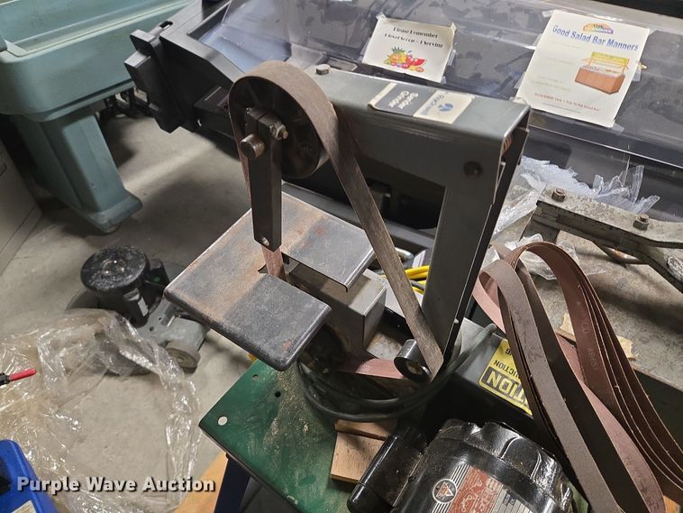 image for item EQ3711 Delta Milwaukee  belt sander 