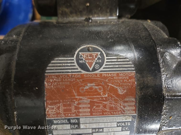 image for item EQ3711 Delta Milwaukee  belt sander 