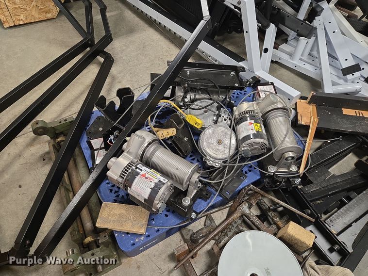 image for item EQ3722 (3) LynRus winches 