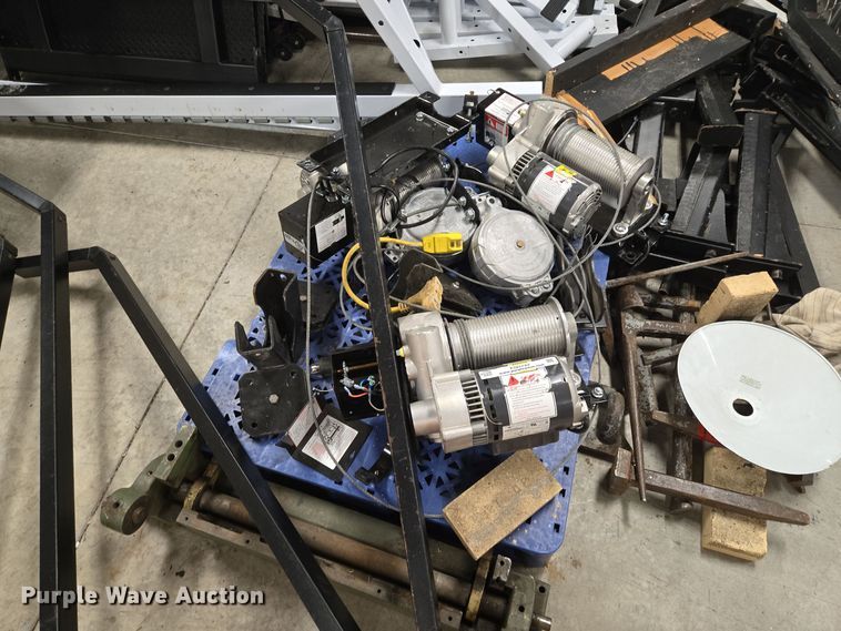 image for item EQ3722 (3) LynRus winches 