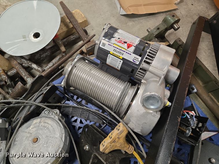 image for item EQ3722 (3) LynRus winches 