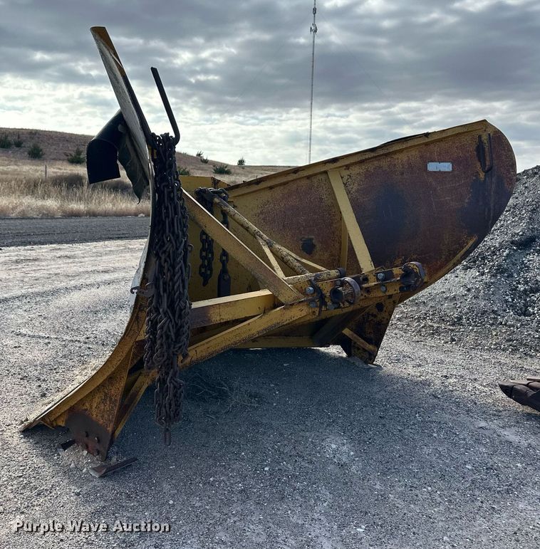 image for item ER8256 Balderson BV11 v-plow
