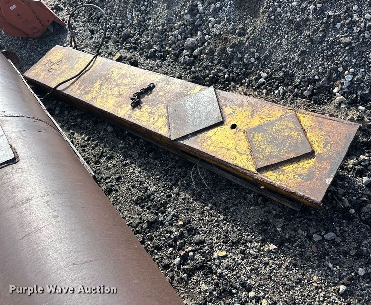 image for item ER8263 (2) pile drivers