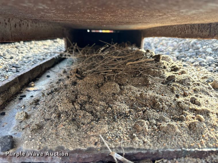 image for item ER8263 (2) pile drivers