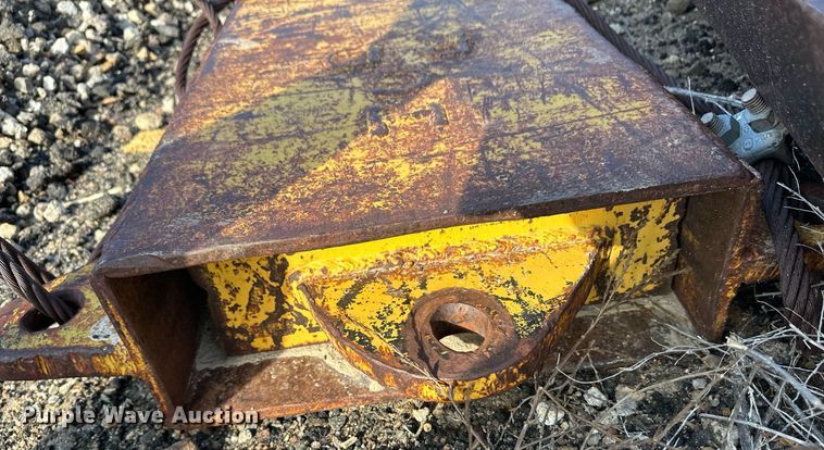 image for item ER8263 (2) pile drivers