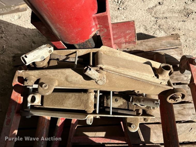 image for item ER8270 (4) jacks