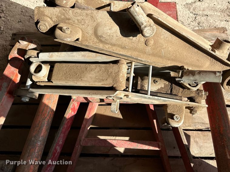 image for item ER8270 (4) jacks