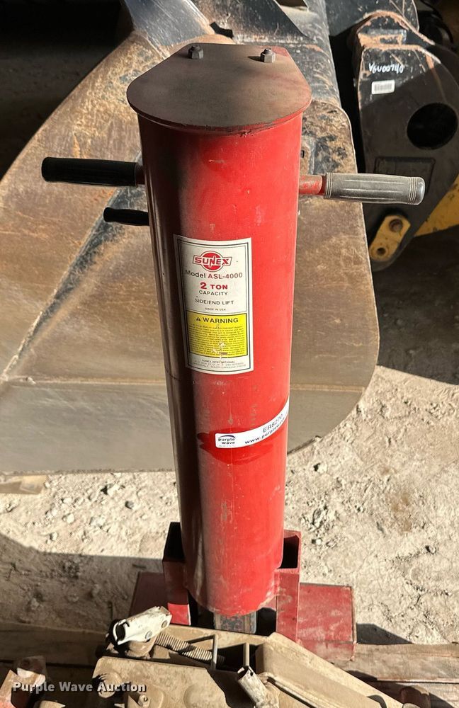 image for item ER8270 (4) jacks