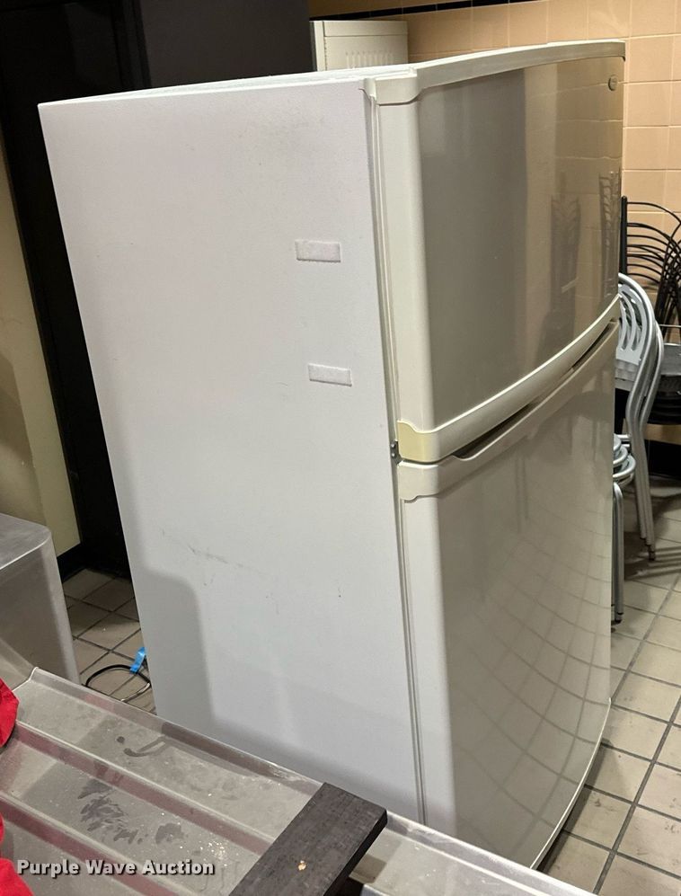 image for item LH9294 2010 Whirlpool W2RXEMMWQ01 refrigerator 