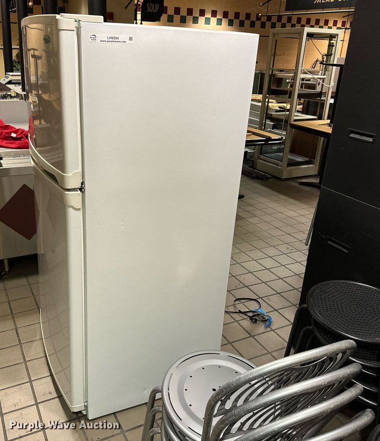 image for item LH9294 2010 Whirlpool W2RXEMMWQ01 refrigerator 