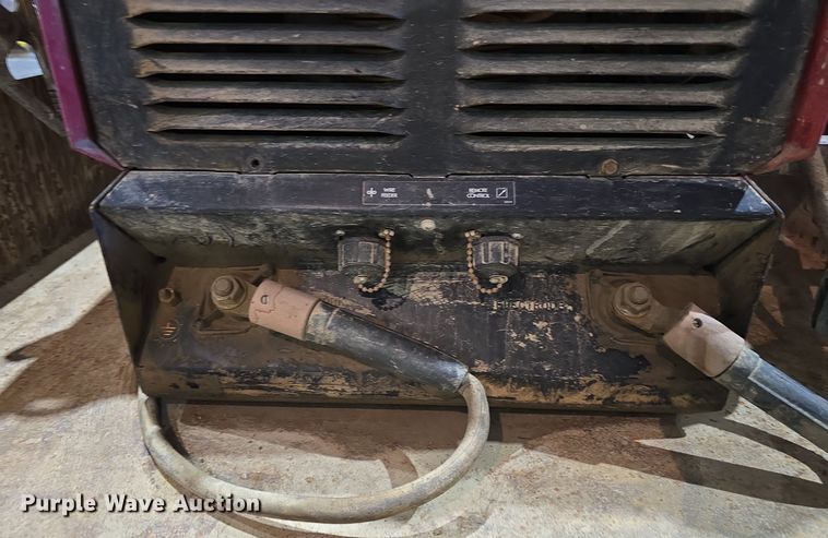 image for item LW9979 Lincoln Electric Ranger 9 welder