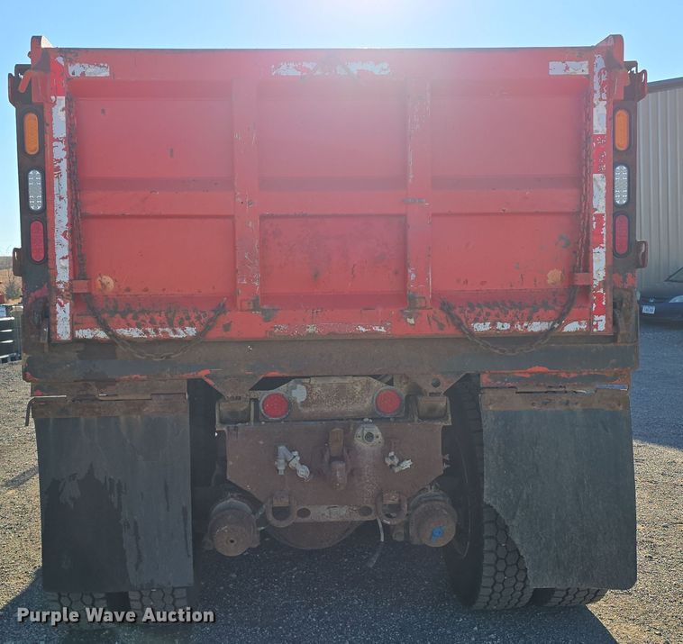 image for item LW9983 1999 International 4900 dump truck