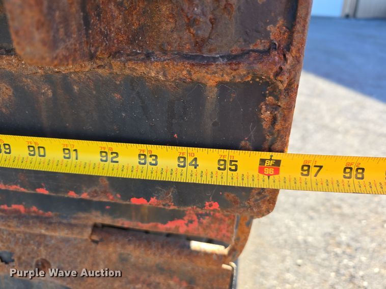 image for item LW9983 1999 International 4900 dump truck