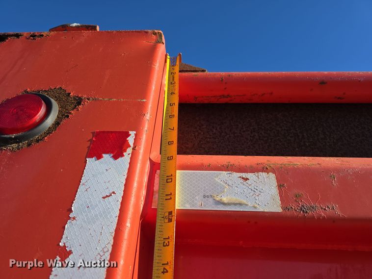 image for item LW9983 1999 International 4900 dump truck