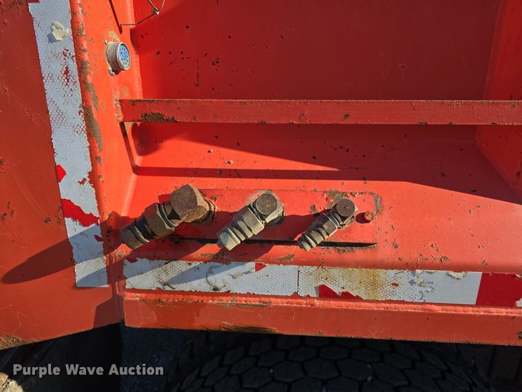 image for item LW9983 1999 International 4900 dump truck