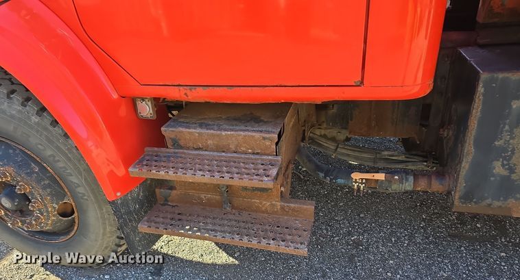 image for item LW9983 1999 International 4900 dump truck