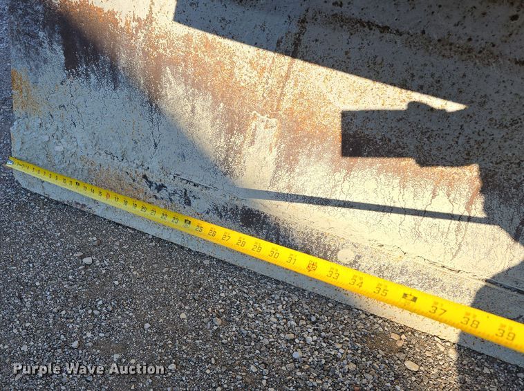 image for item LW9983 1999 International 4900 dump truck