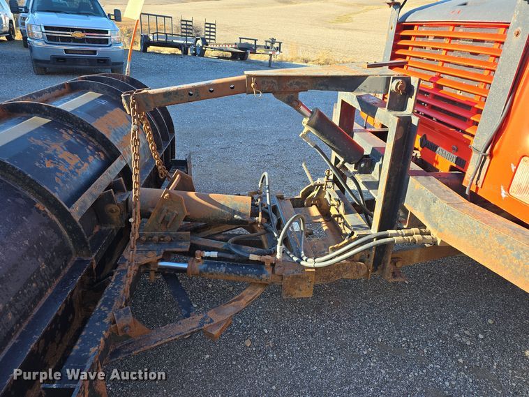 image for item LW9983 1999 International 4900 dump truck