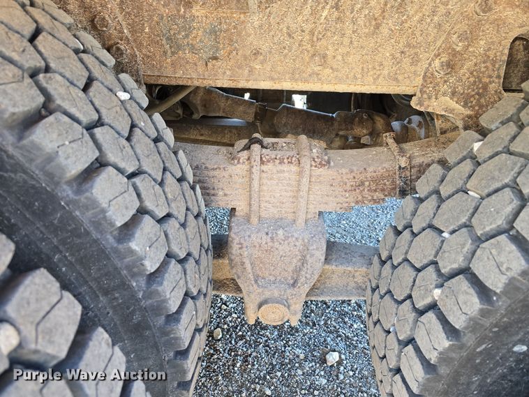 image for item LW9983 1999 International 4900 dump truck