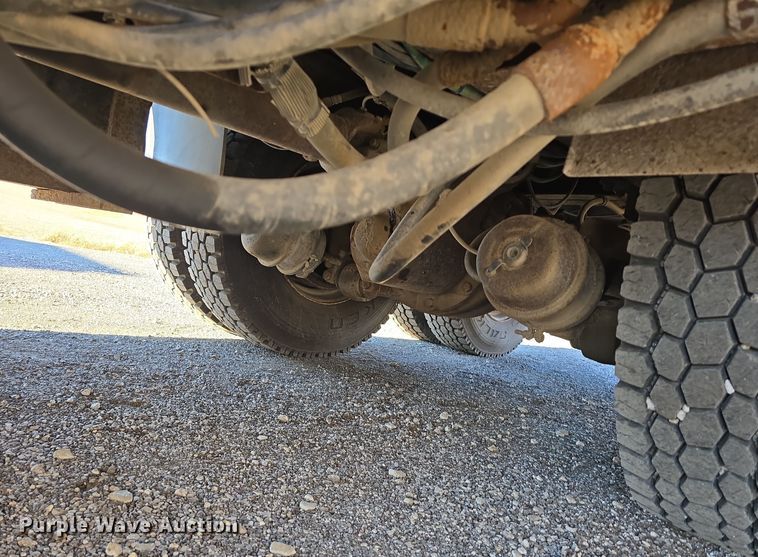 image for item LW9983 1999 International 4900 dump truck