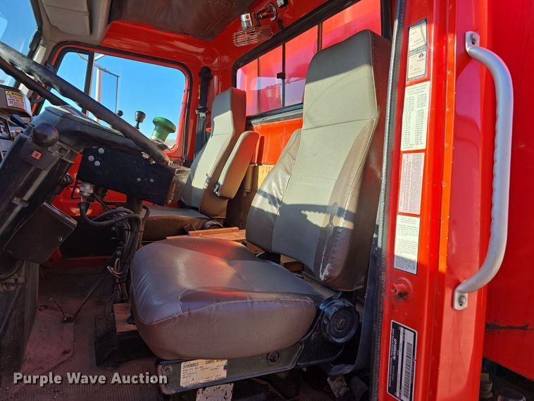 image for item LW9983 1999 International 4900 dump truck