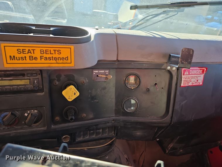 image for item LW9983 1999 International 4900 dump truck