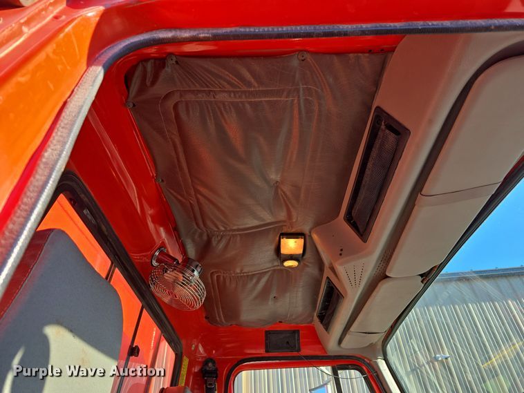 image for item LW9983 1999 International 4900 dump truck