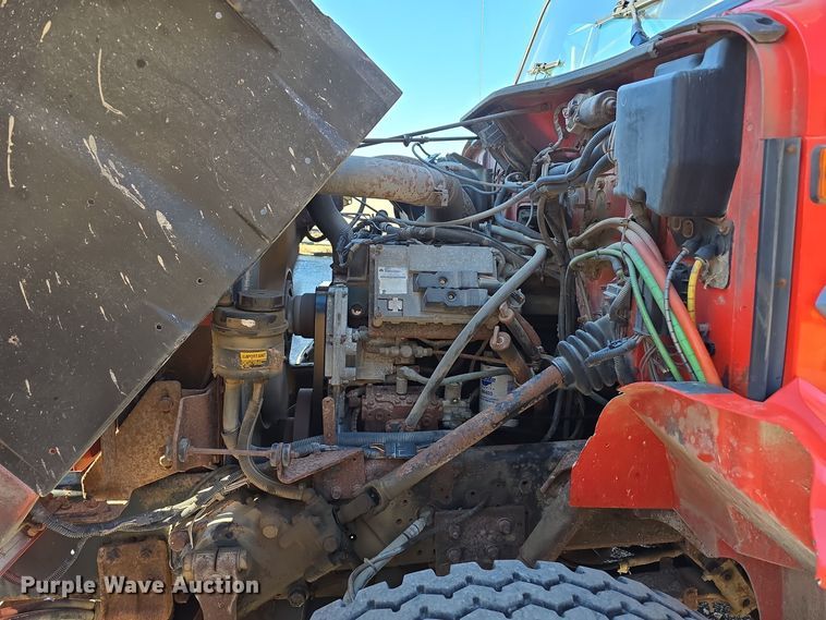 image for item LW9983 1999 International 4900 dump truck